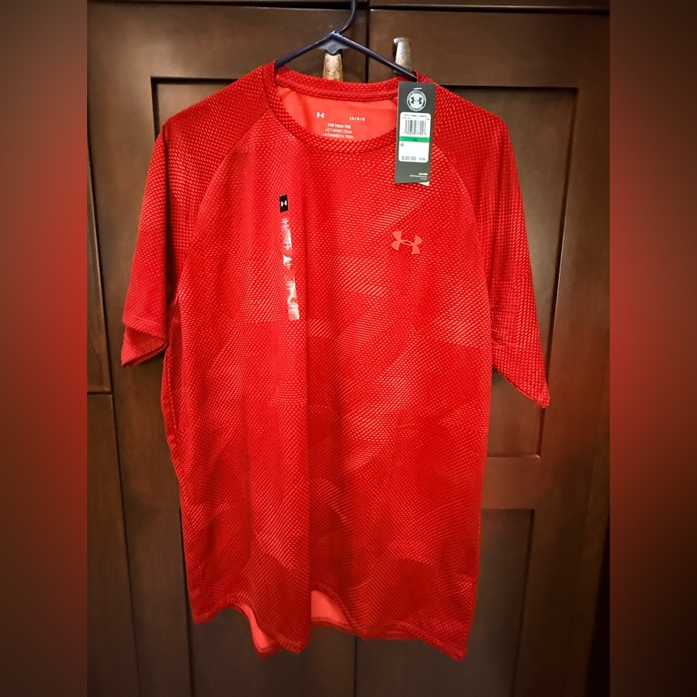 BNWT Under Armour Men's Dynamic Red Tee size L